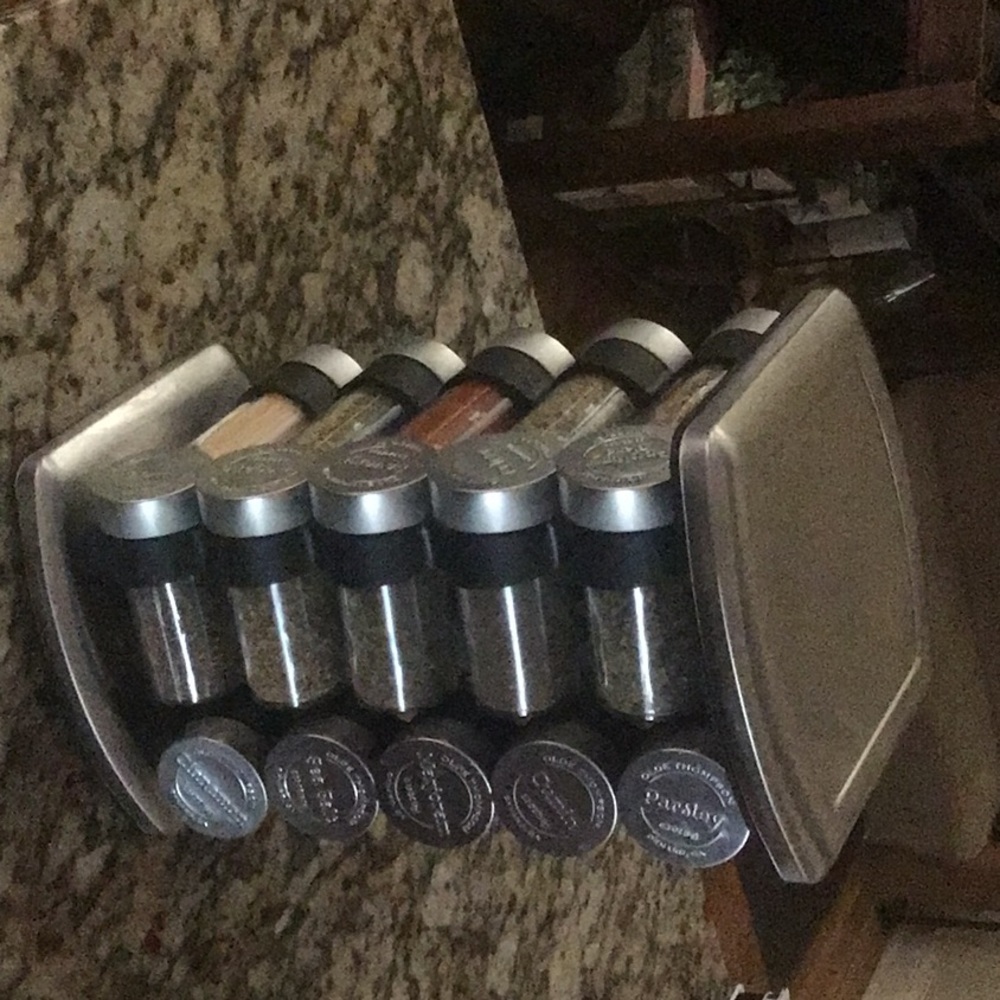 Olde Thompson 20 jar rotating spice rack